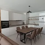 Queen Residences & Apart Hotel